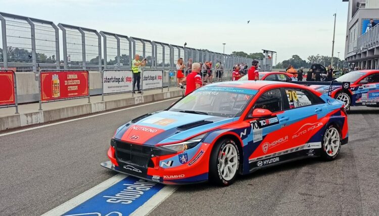 Maťo Homola leads from start to finish at Slovakia Ring