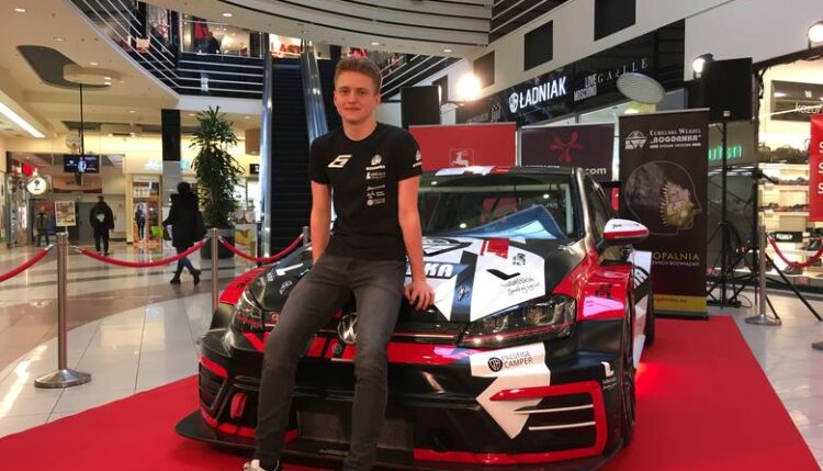 Ladniak joins Galáš at GT2 Motorsport