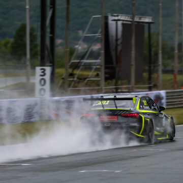 Wet qualifying thriller as pole is decided by 0.005 seconds
