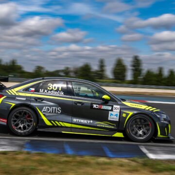 Martin Kadlečík snatches victory with last-lap move at Slovakia Ring
