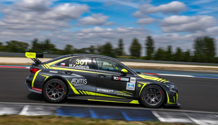 Martin Kadlečík snatches victory with last-lap move at Slovakia Ring
